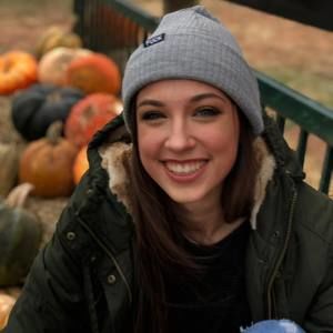 Meet your Posher, Chloé